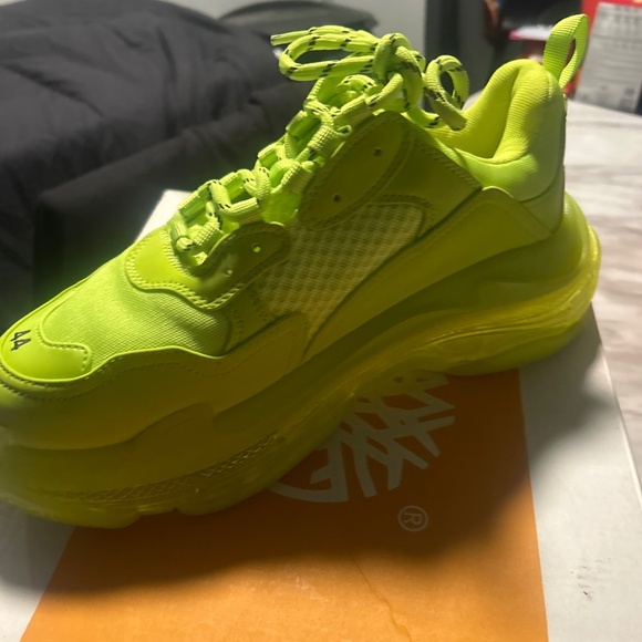 Balenciaga - Picture 5 of 7